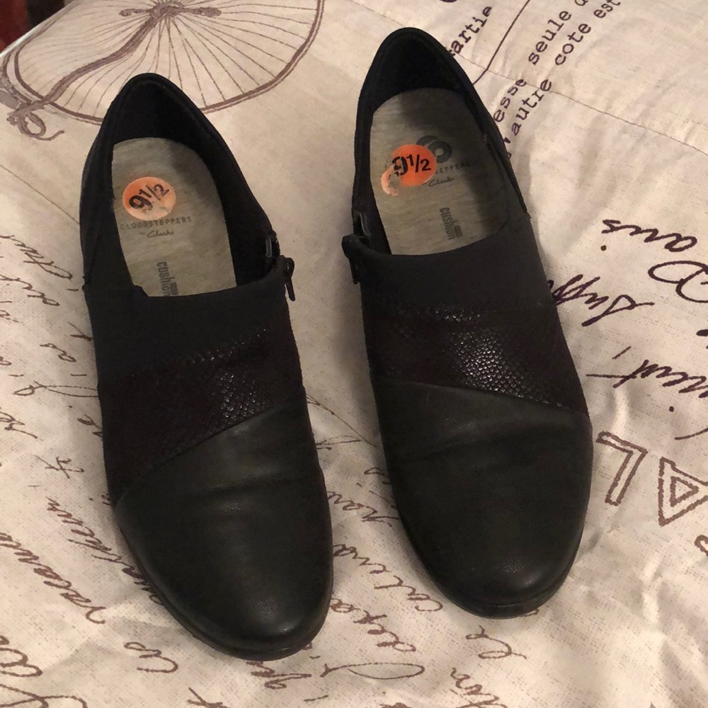 🌸 Ladies shoes Clark’s 9.5